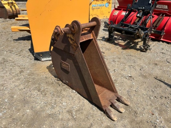 12" Backhoe Bucket