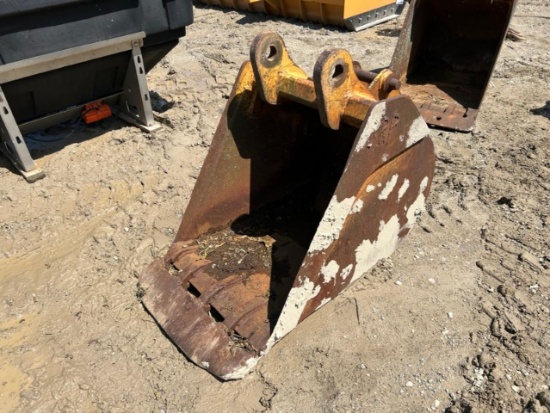 24" Backhoe Bucket
