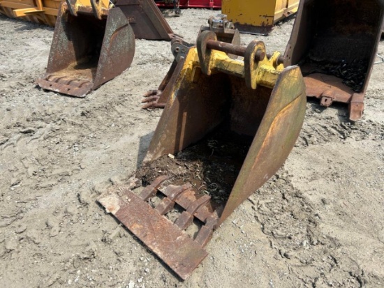 24" Backhoe Bucket