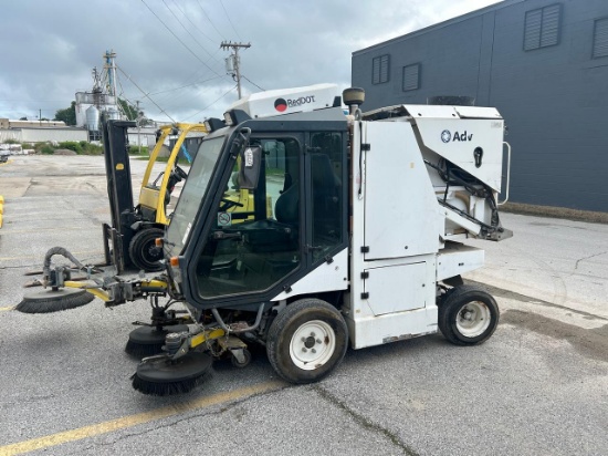 Nilfisk RS850 Self Propelled Sweeper