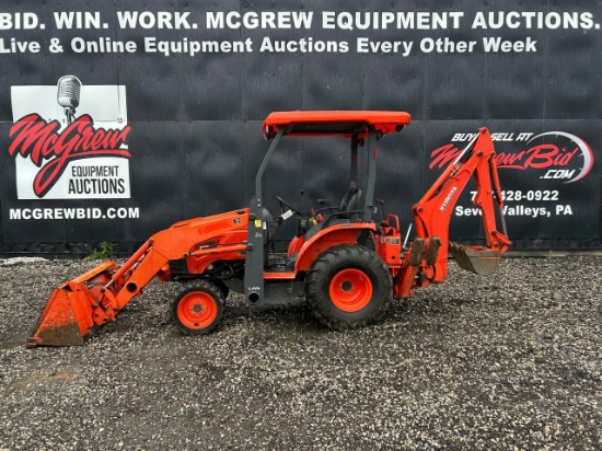 Kubota B26 Tractor Loader Backhoe