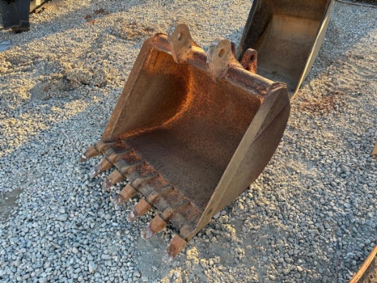 Case 36" Backhoe Bucket