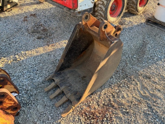 24" Backhoe Bucket