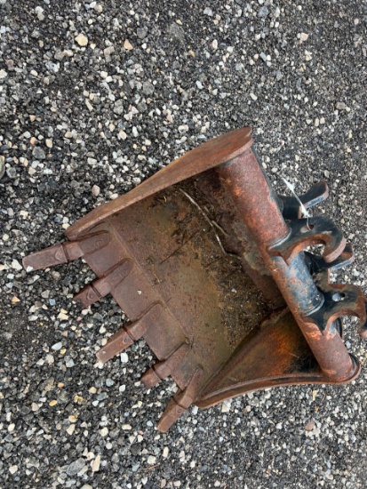 John Deere 30” Excavator Bucket