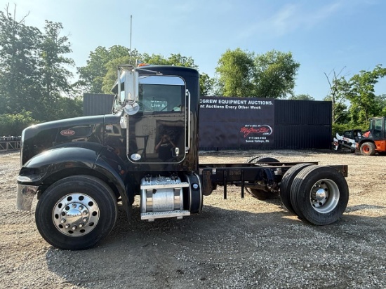2017 Peterbilt PB337 Truck