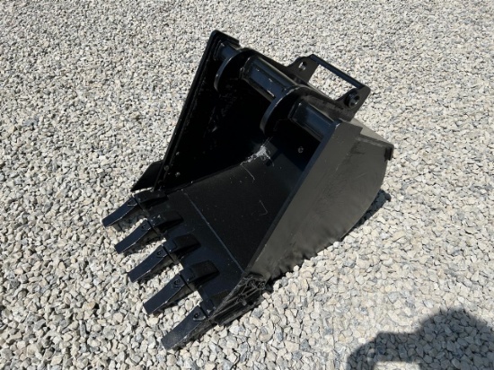 24" X-Change Bucket For A Bobcat Excavator