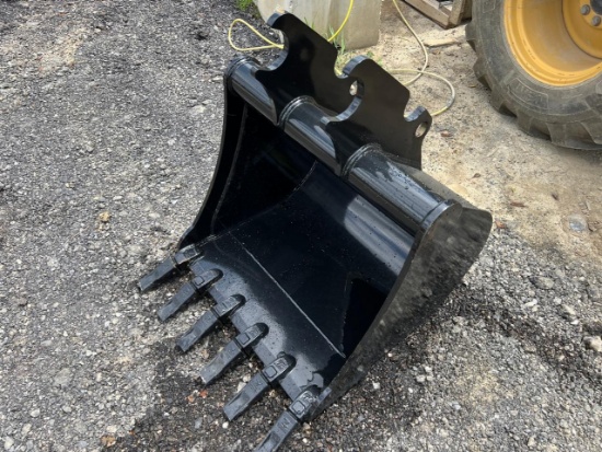 30” Quick Attach Excavator Bucket For KX57