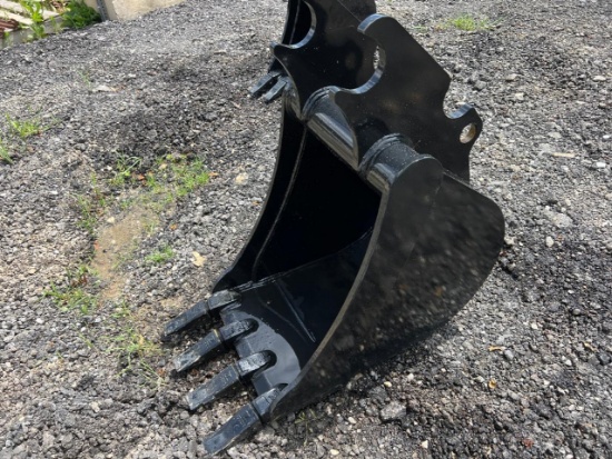 18” Quick Attach Excavator Bucket For KX57