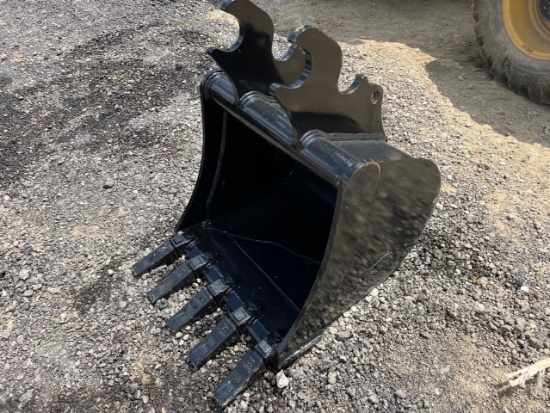 24” Quick Attach Excavator Bucket For KX40