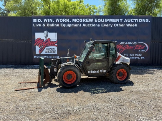 Bobcat V518 Telehandler