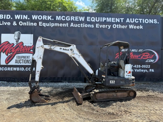 2015 Bobcat E32 Mini Excavator
