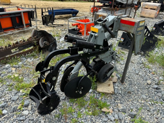 Hiniker 3pt Ripper with Spring