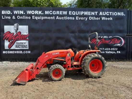 Kubota L4701 Tractor
