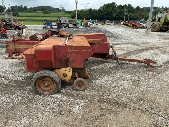 New Holland 269 Hayliner Baler