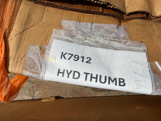 Kubota K7912 Hydraulic Thumb