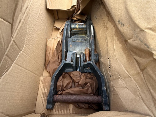 Kubota K7912 Hydraulic Thumb