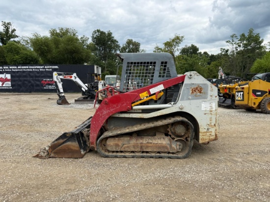 2016 Takeuchi TL8 Skid Steer Loader