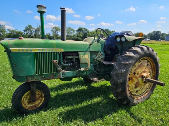 John Deere 2510 Tractor
