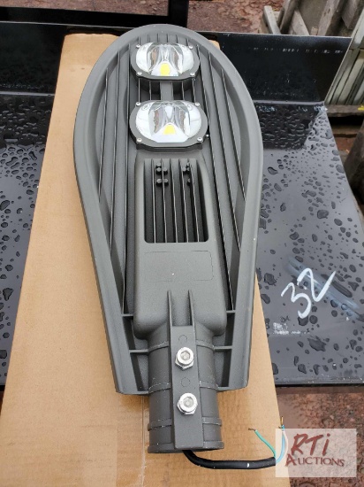 2X 100 watt LED street lights