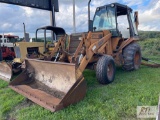 Case 580D backhoe, 24in digging bucket, cab