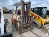 Nissan 80 forklift, 3 stage mast, LP, 7500lbs capacity, 7721hrs.