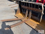 Pallet forks for telehandler