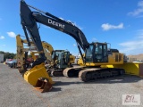 2019 John Deere 250G LC excavator, hydraulic quick coupler, 54in digging bucket, cab, heat,
