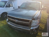 2007 Chevy 2500 regular cab pickup, 4WD, A/C, 145,376 miles, extensive rust damage,