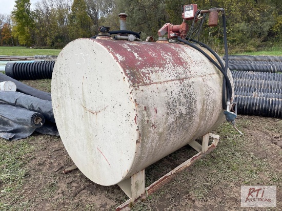 Fuel tank with pump