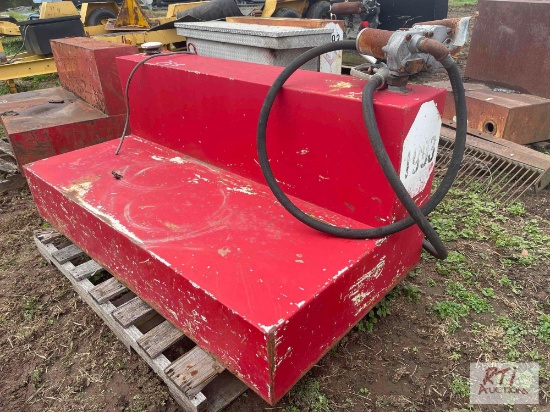 Fuel tank and pump