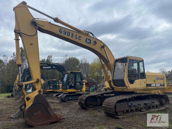 1995 John Deere 690E LC excavator, showing 2415 hours, 40" digging bucket