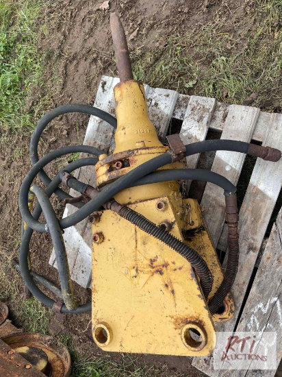 Hydraulic breaker attachment