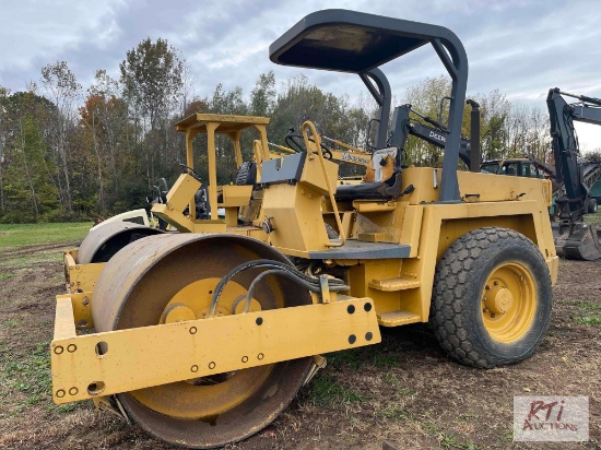 Bomag...BW172 D-2 vibratory roller, THU, 66" drum, Runs and operates