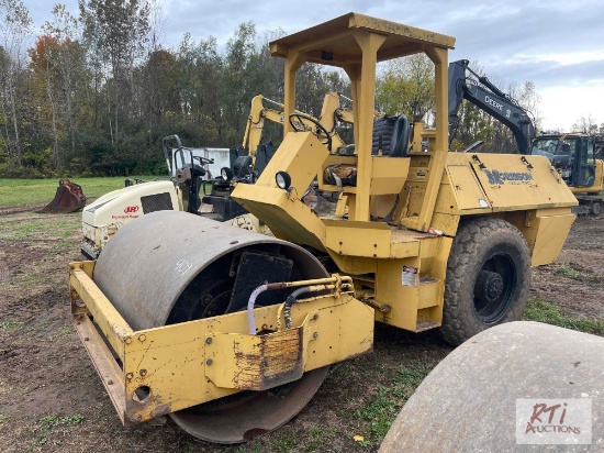 Dresser D66A vibratory roller, 3247 hours, 66" drum, runs and operates