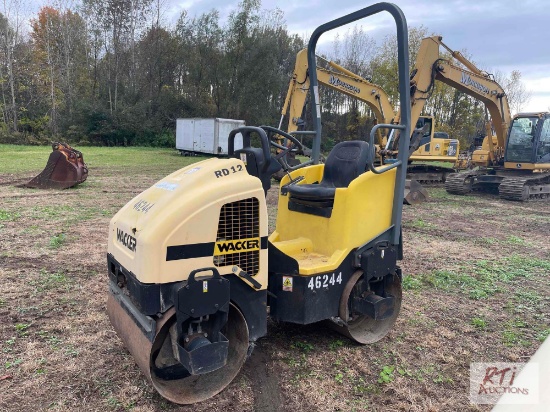 Wacker RD-12 double drum vibratory roller, 748 hours, 36" drums, Runs and operates