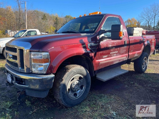 2009 Ford F350 extended cab pickup, 133K miles, Diesel, 4WD, XLT package, Aux switches, Trailer