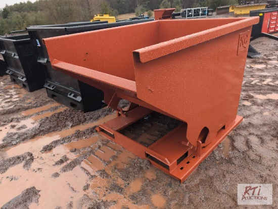 Self tipping dump hopper with fork pockets