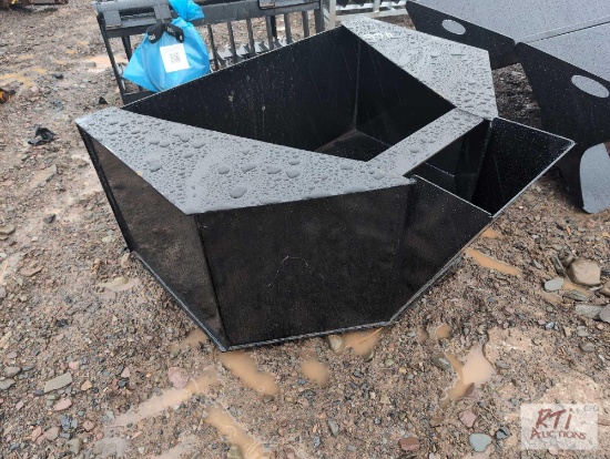 Concrete bucket