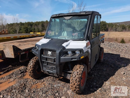 Bobcat 3400 UT, 4WD, cab, manual, dump, power steering, 447 hours