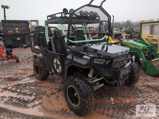 Beast 1000 utility vehicle, automatic, 2 passenger, power steering, roll cage, 4WD, 252 miles, Bill