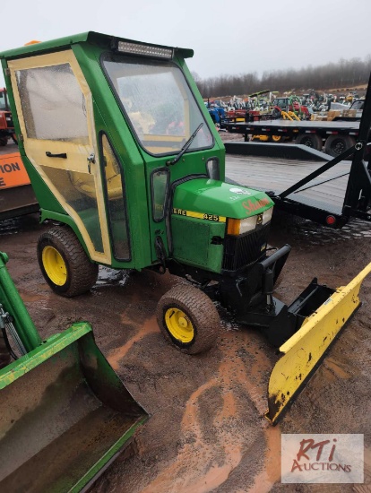 John Deere 425 lawn tractor, 54in deck, front 54in blade, Curtis cab, front mount snowblower, HST,