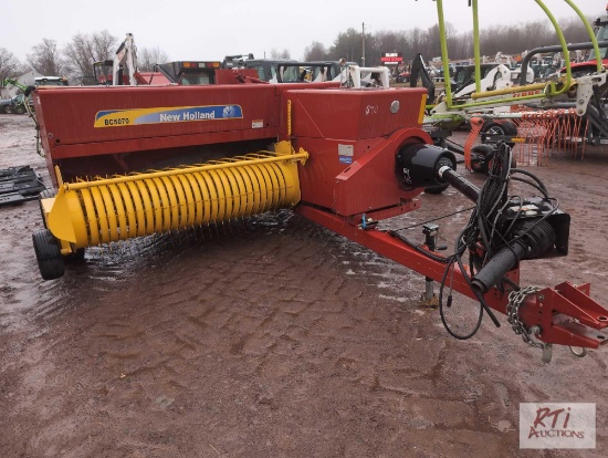 New Holland DC5070 small square baler, twine, with thrower