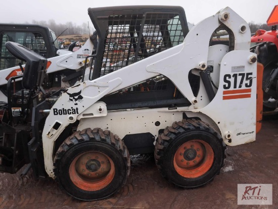 Bobcat S175 skid loader, hand and foot controls, Bradco backhoe attachment, GP bucket, over the tire