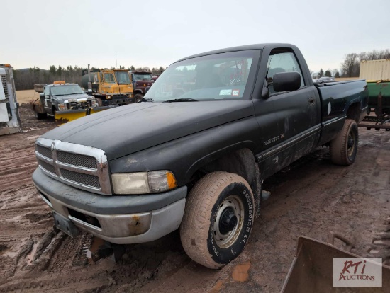 1994 Dodge Ram 2500 regular cab pickup, VIN: 1B7JF26Z2RS549995 8ft box, 4WD, A/C, TMU