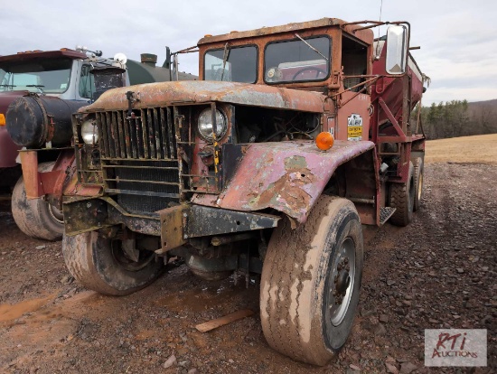 Military tandem axle spreader truck, 5 speed transmission with high and low, Bill of sale only