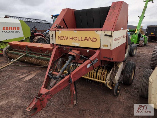 New Holland 630 round baler