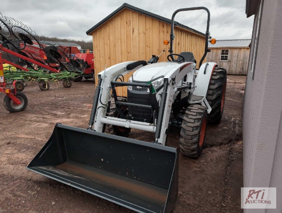 New Bobcat CT4045 tractor, 4WD, loader, open station, 1 hour, SN B4VT11379