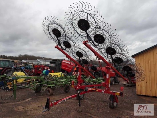 New Massey Ferguson wheel rake