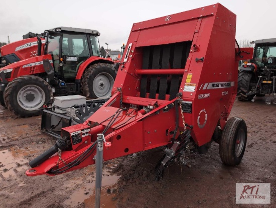 Massey Ferguson 1734 round baler