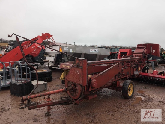 New Holland 273 small square baler with thrower